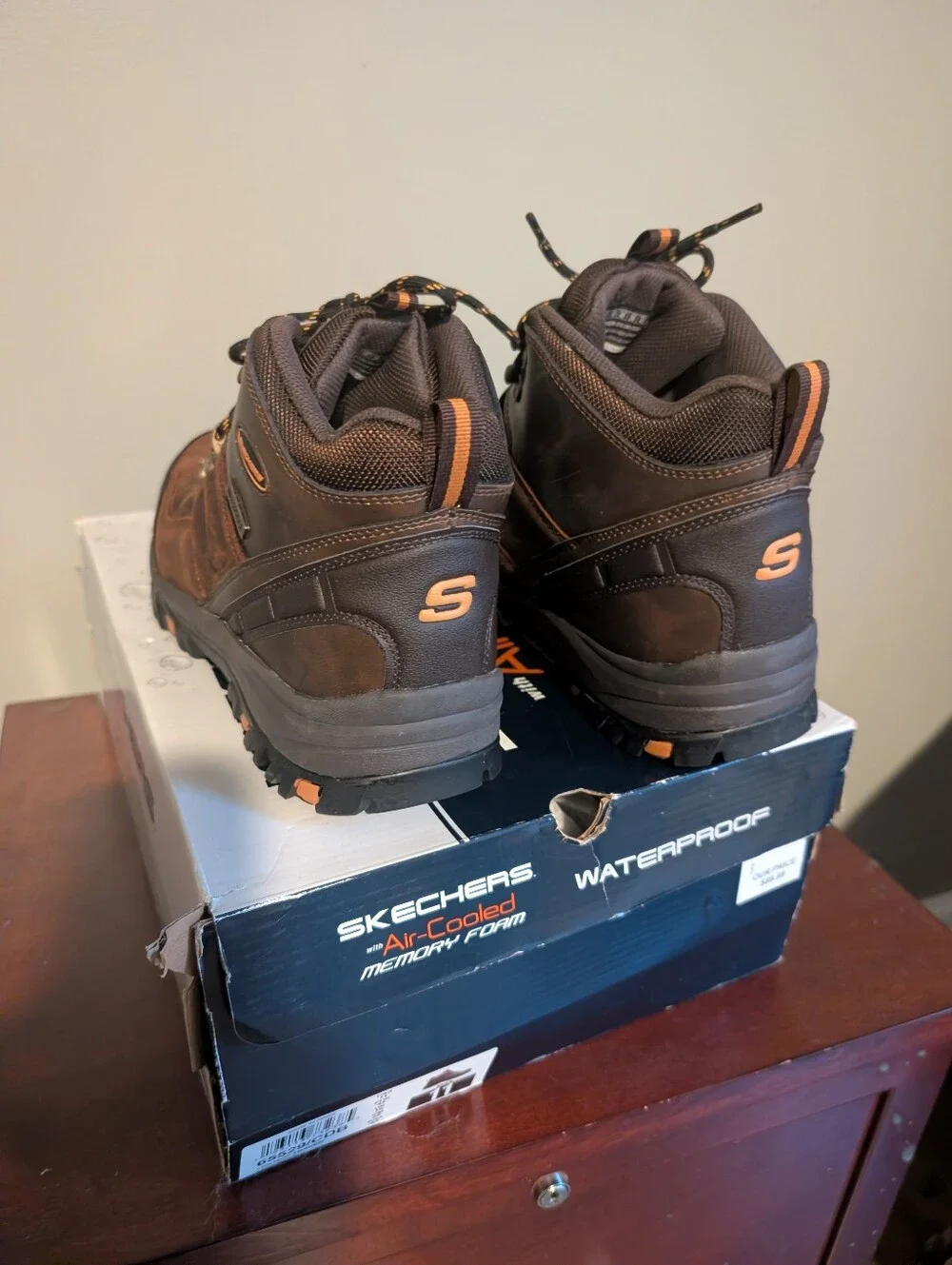 Sketchers Men's Traven Waterproof Outdoor Boot size 11 New In Box